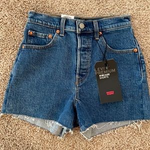 Levi’s Ribcage denim shorts